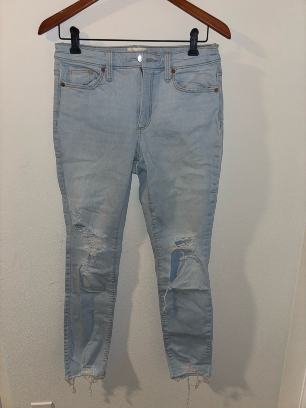 Universal Light Blue Ripped Skinny Jeans